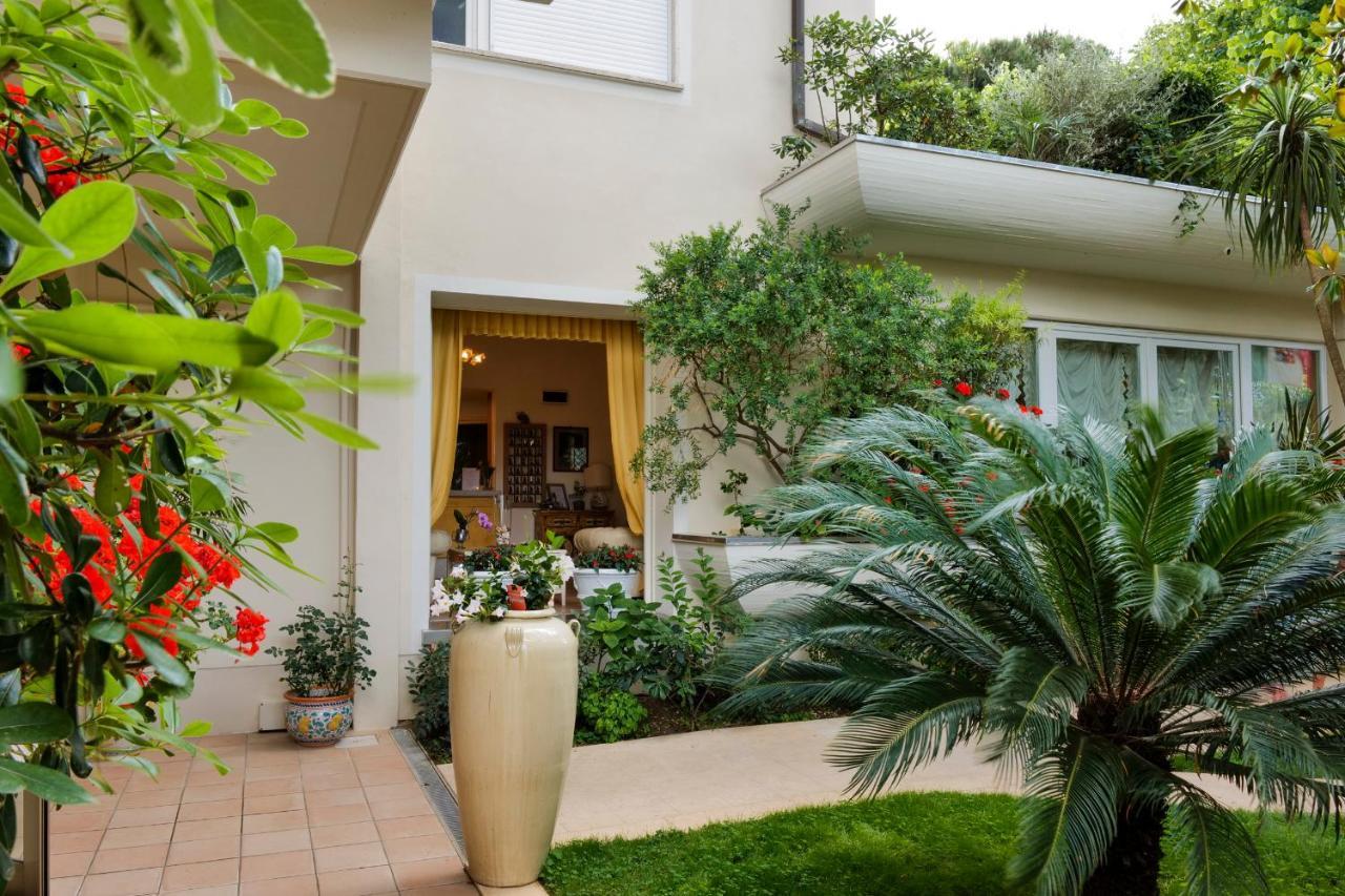 Hotel Sylvia Lido di Camaiore Exterior foto