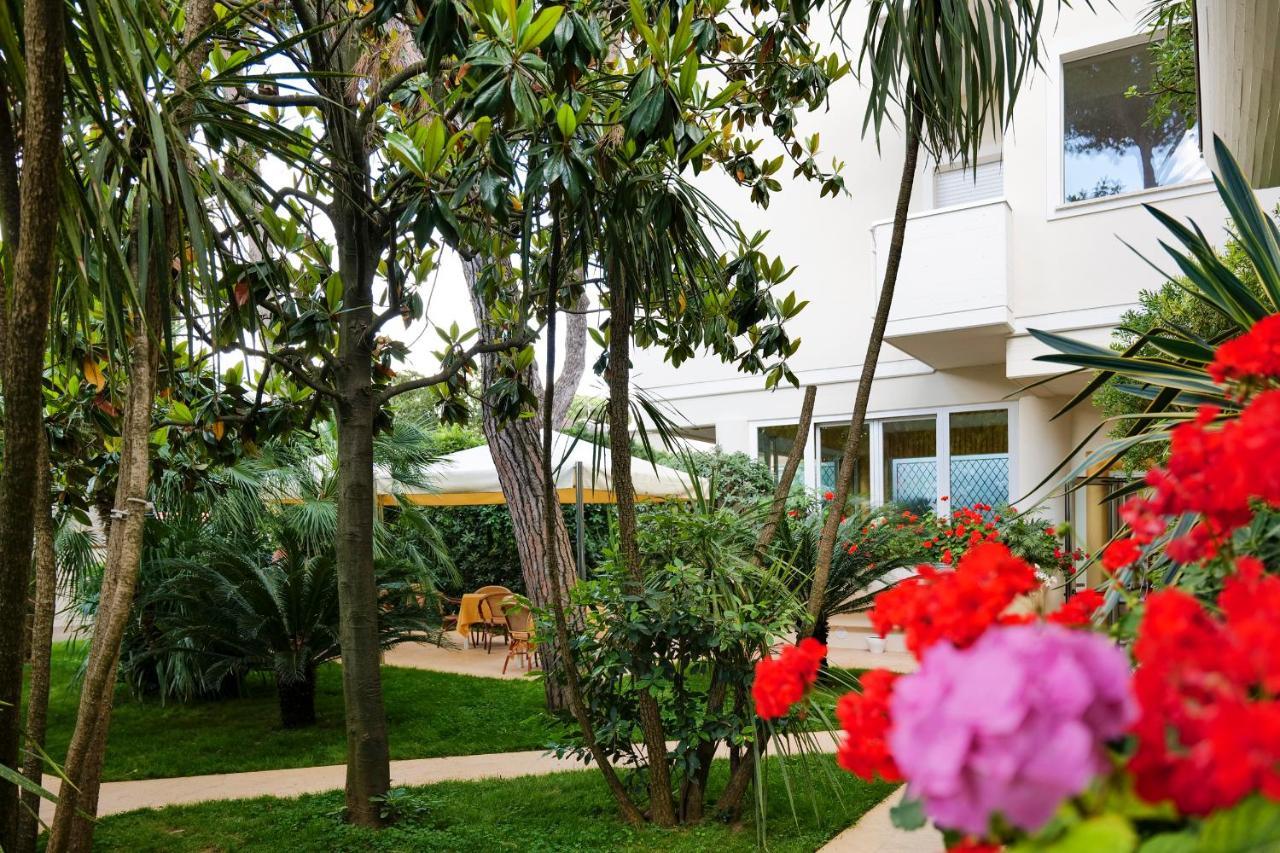 Hotel Sylvia Lido di Camaiore Exterior foto