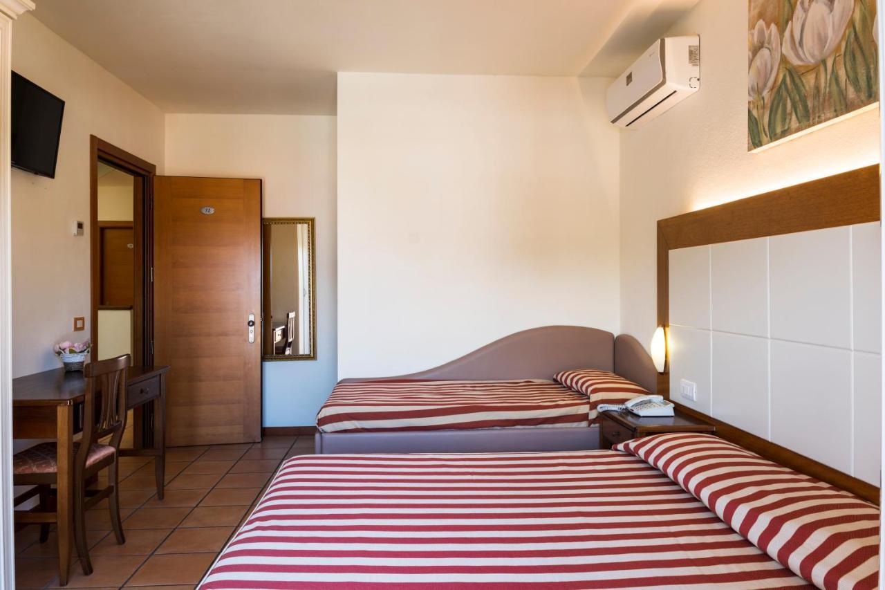 Hotel Sylvia Lido di Camaiore Exterior foto